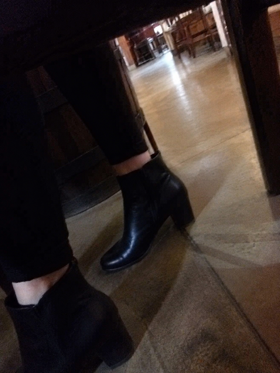 Foto de cliente simulada: calzado de mujer