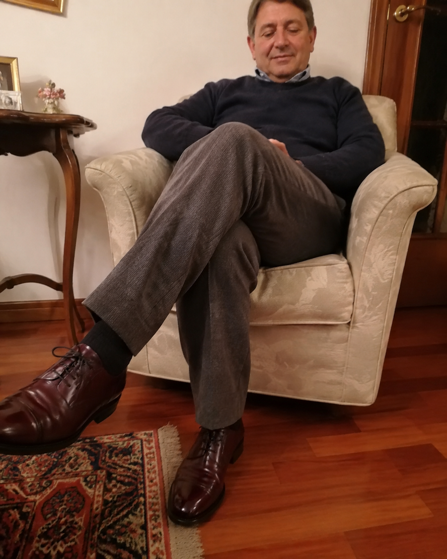 Foto cliente simulata per recensione scarpe uomo 5
