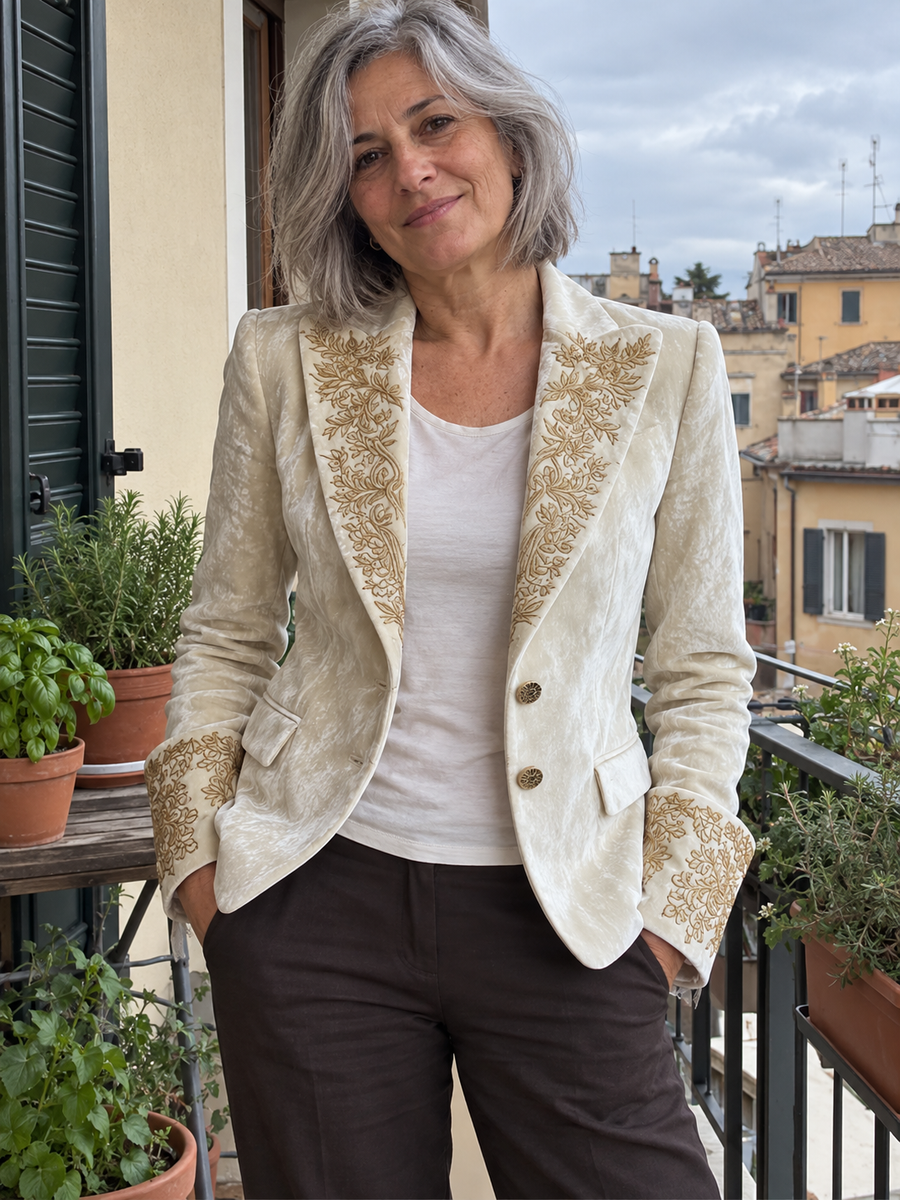 Foto · Evelina · Blazer avorio con dettagli dorati