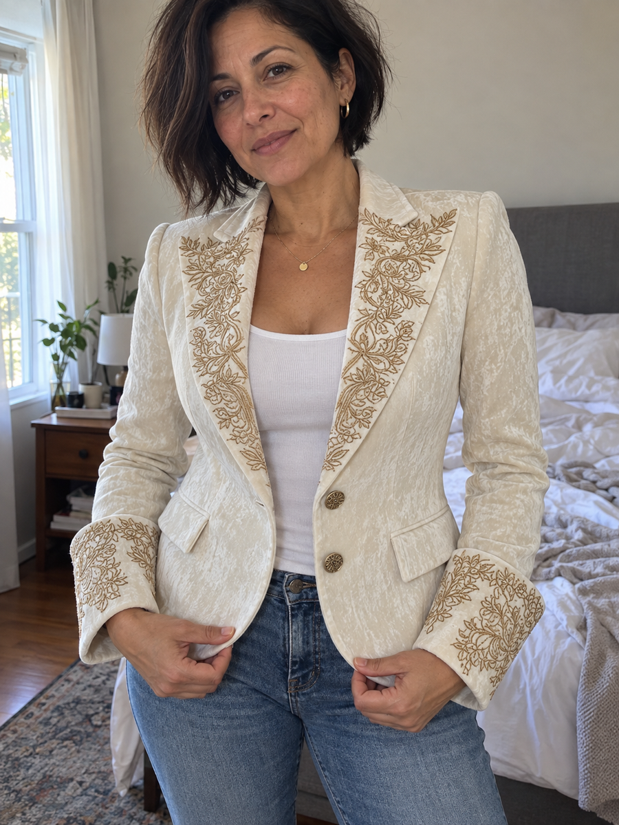 Foto · Evelina · Blazer avorio con dettagli dorati