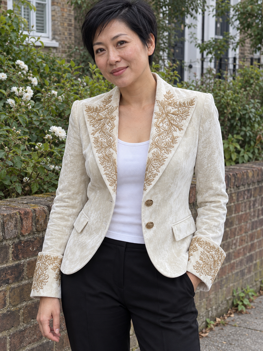 Foto · Evelina · Blazer avorio con dettagli dorati