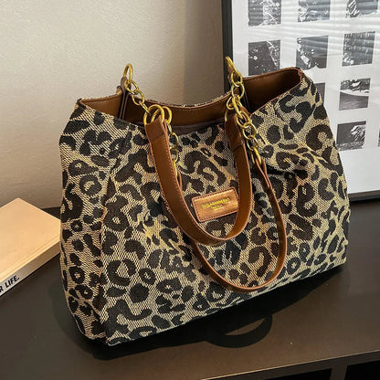 Adele · Borsa capiente leopardata e raffinata