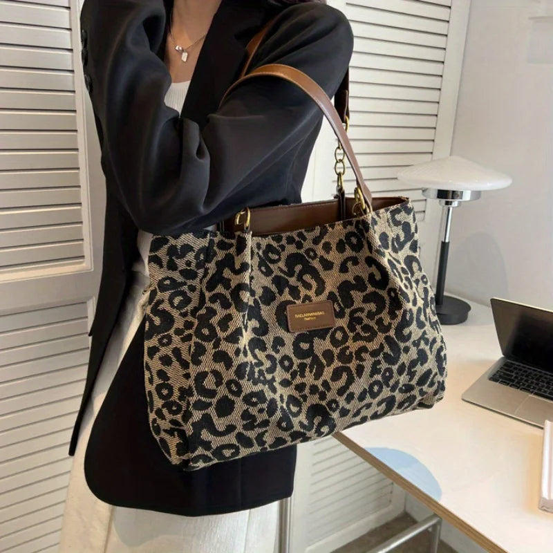 Adele · Borsa capiente leopardata e raffinata