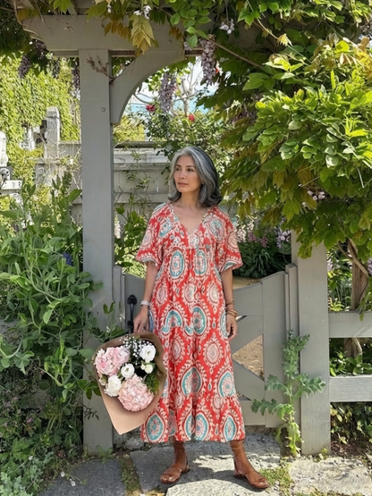 Zoe | Abito midi a maniche corte con scollo a V e stampa paisley