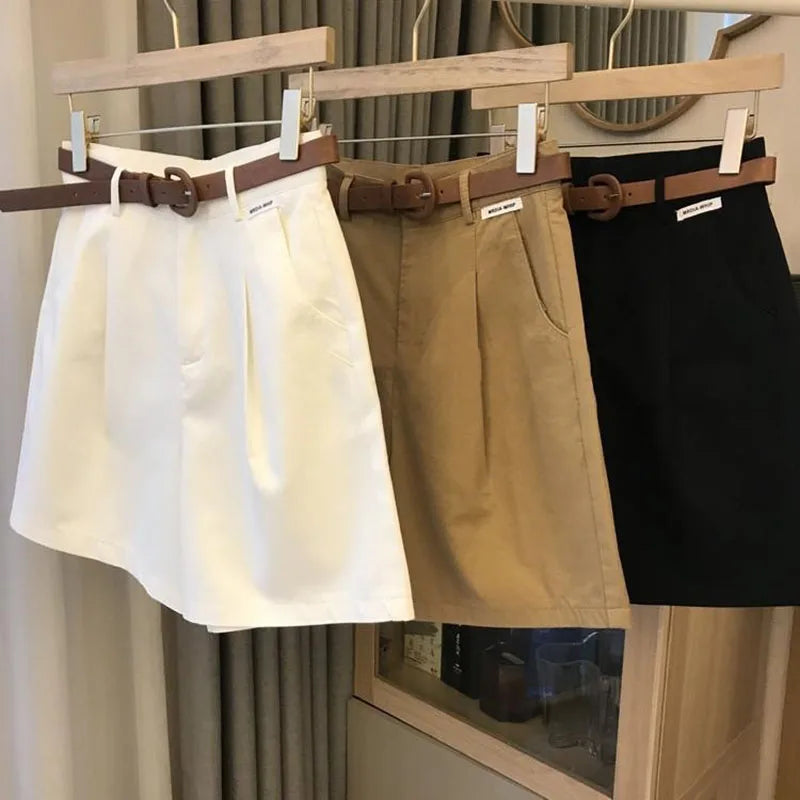 Bianca · Shorts eleganti in cotone