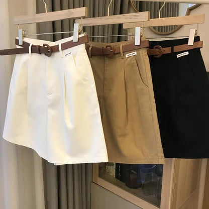 Bianca · Shorts eleganti in cotone