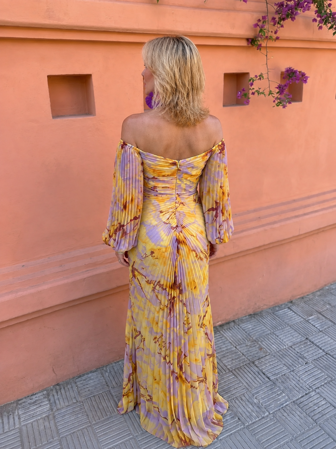 Mía | Abito largo con estampado floral y escote profundo