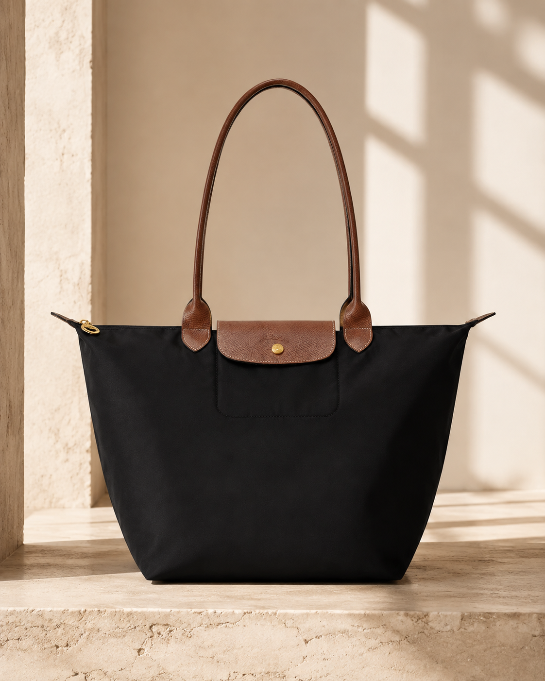 Borsa Aurelia nera su fondo travertino