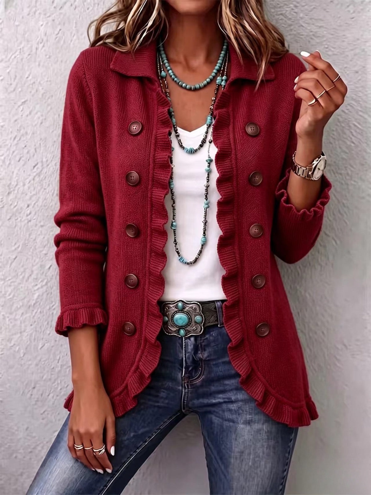 Rosalía · Giacca in maglia rosso rubino con volant