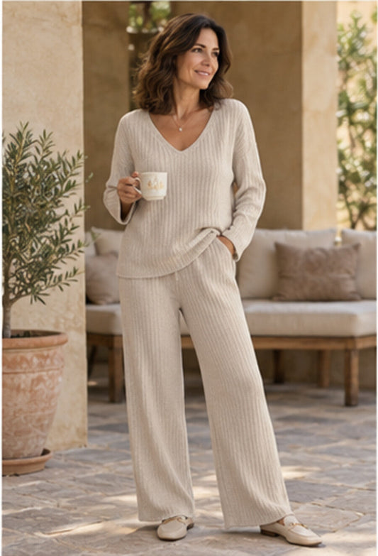 Completo Kathy beige in maglia a coste