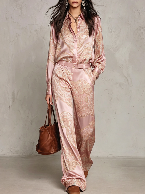 Completo satin con stampa rosa