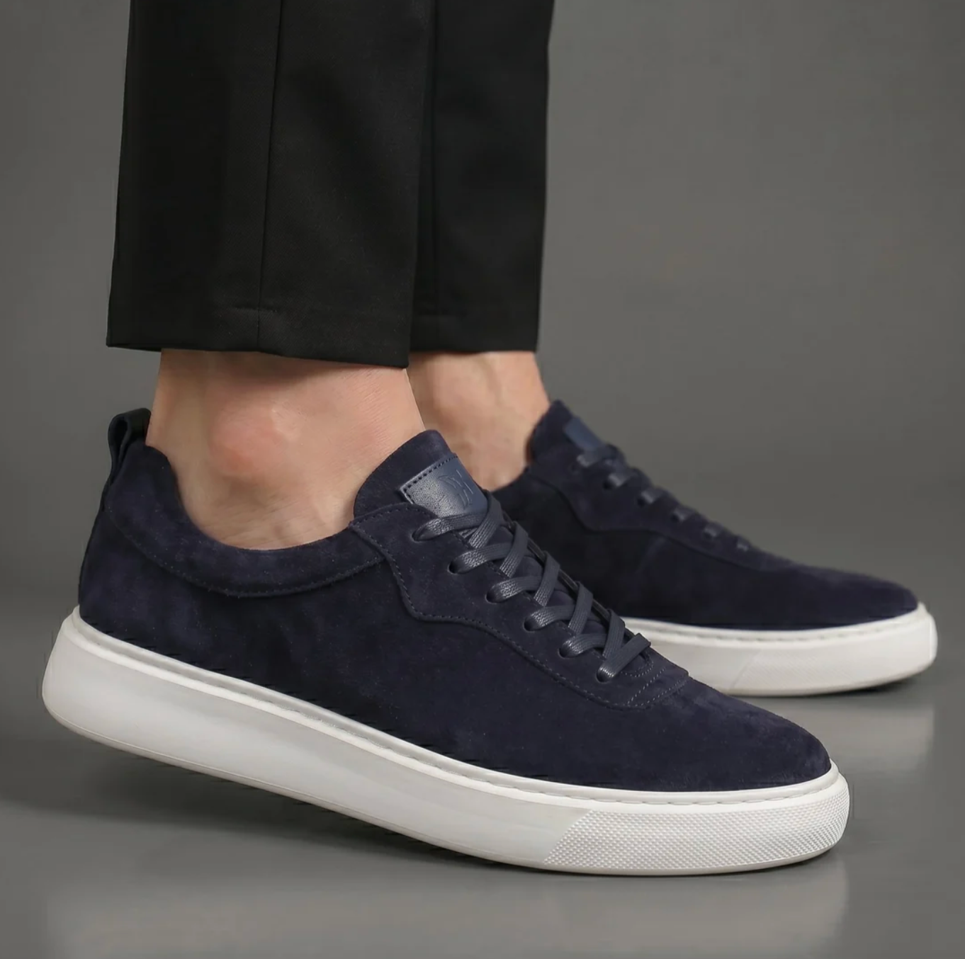 Matteo sneakers in pelle scamosciata — Blu marino