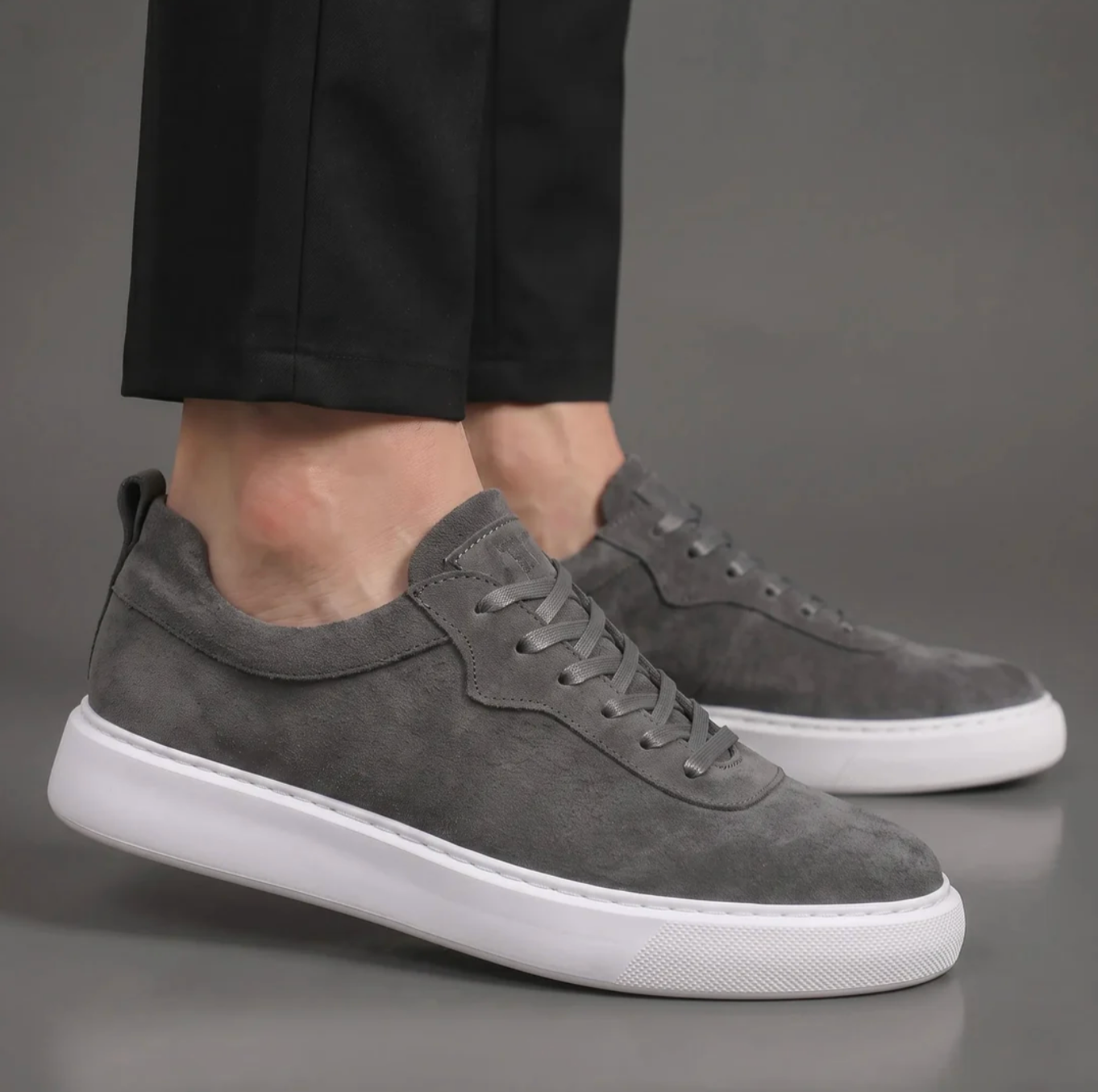 Matteo sneakers in pelle scamosciata — Grigio