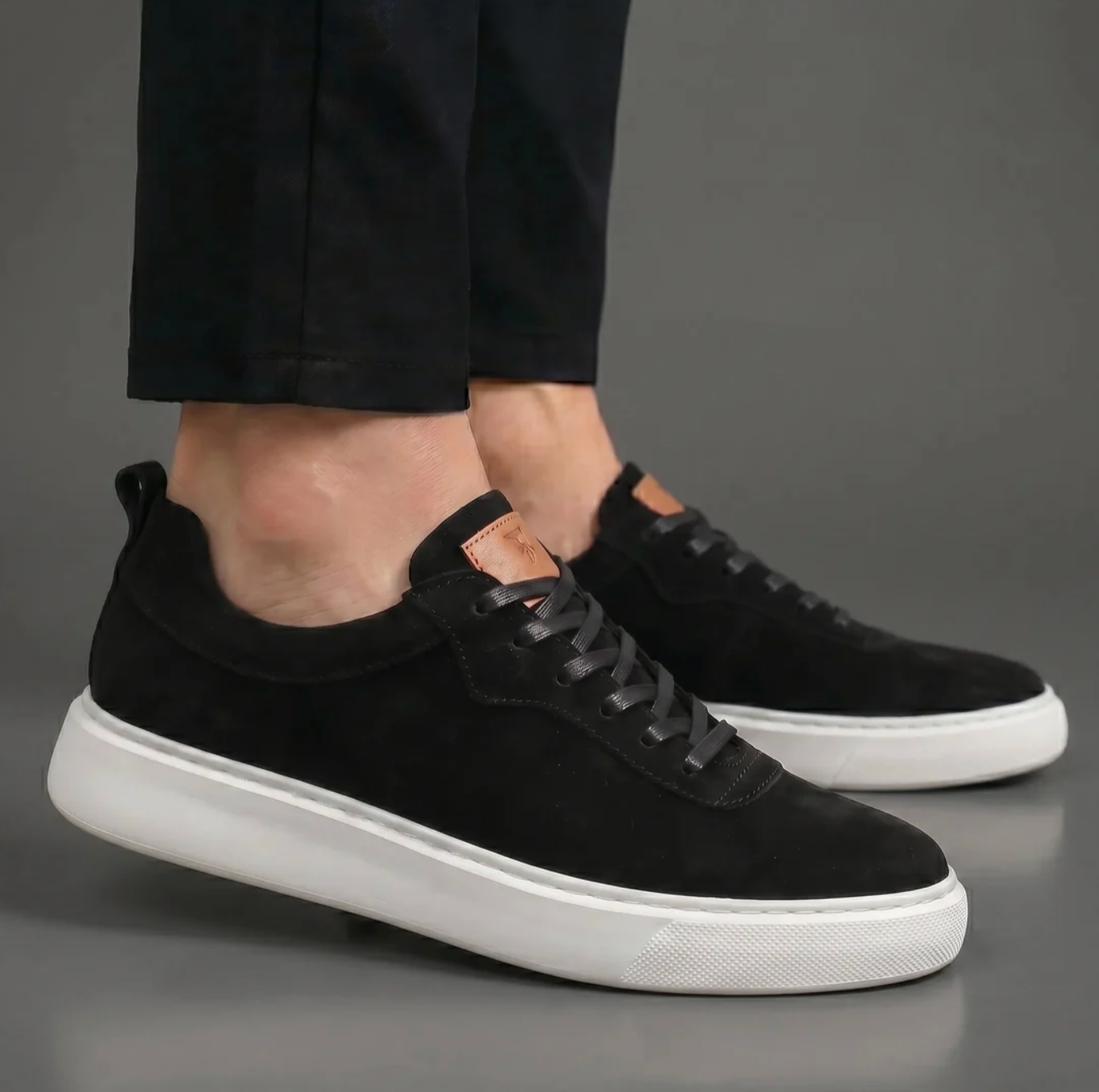 Matteo sneakers in pelle scamosciata — Nero