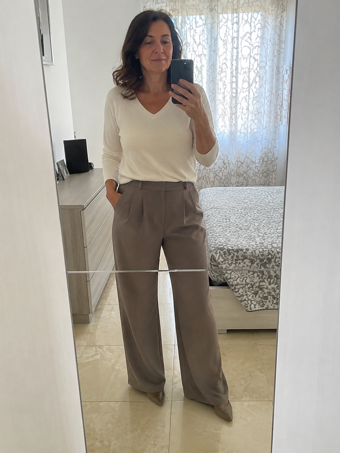 Foto de cliente simulada: pantalón de mujer