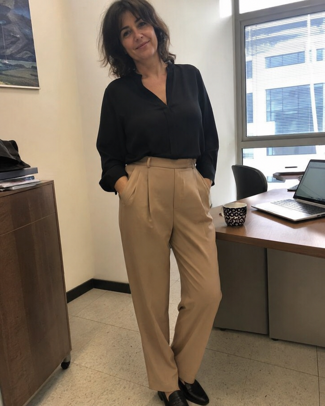 Foto cliente simulata per recensione donna pantaloni 04