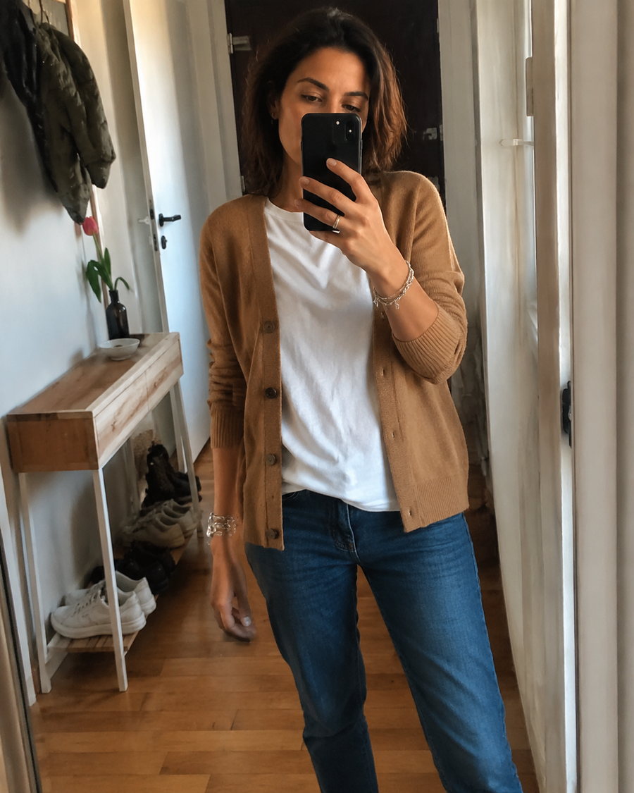 Foto cliente simulata per recensione donna sopra 03