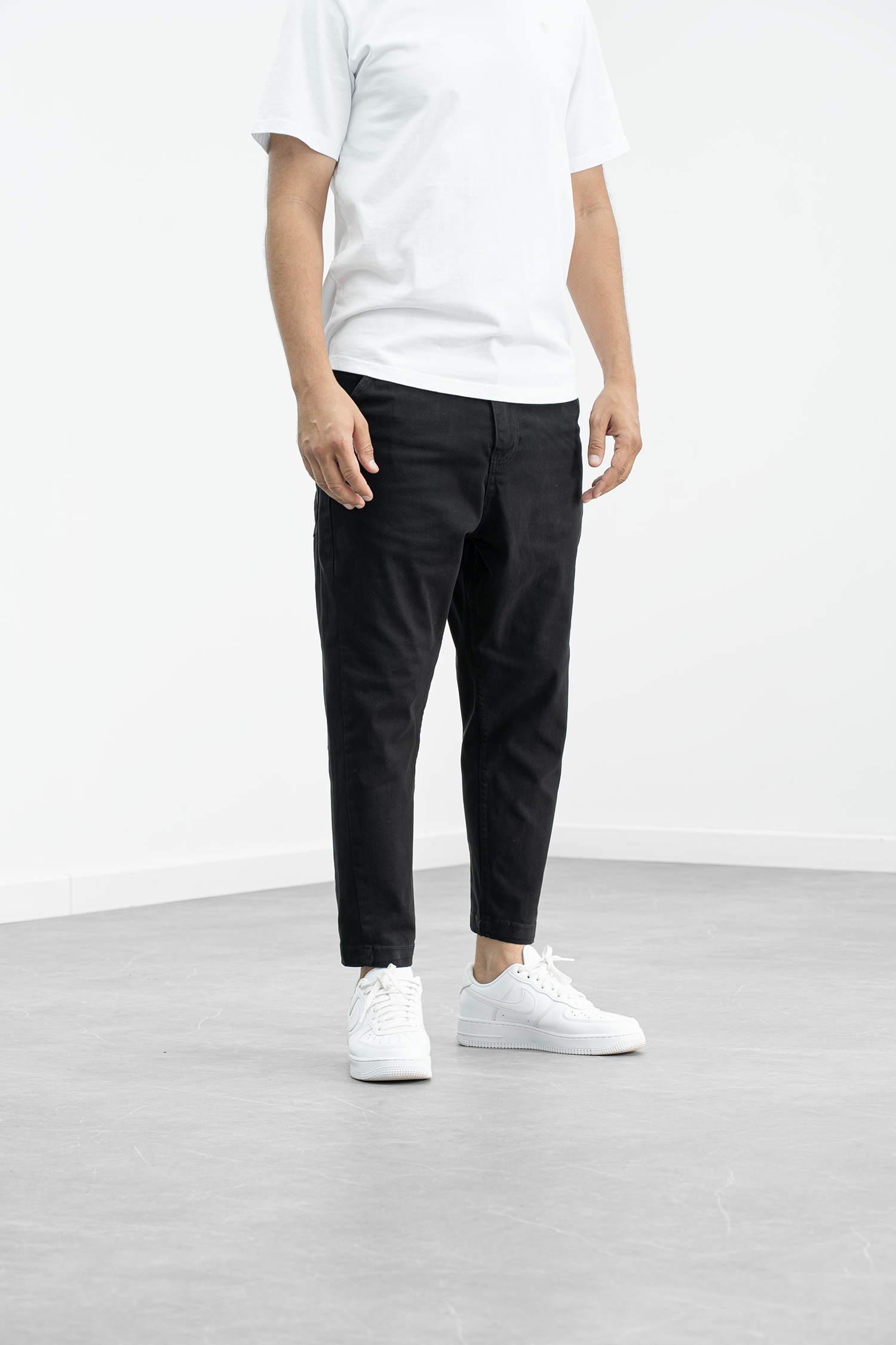 Evandro · Pantalone 7/8 Nero — in movimento