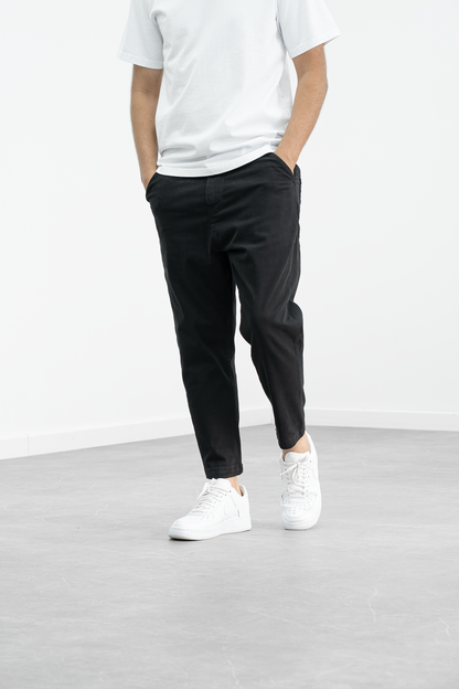 Evandro · Pantalone 7/8 Nero — mani in tasca