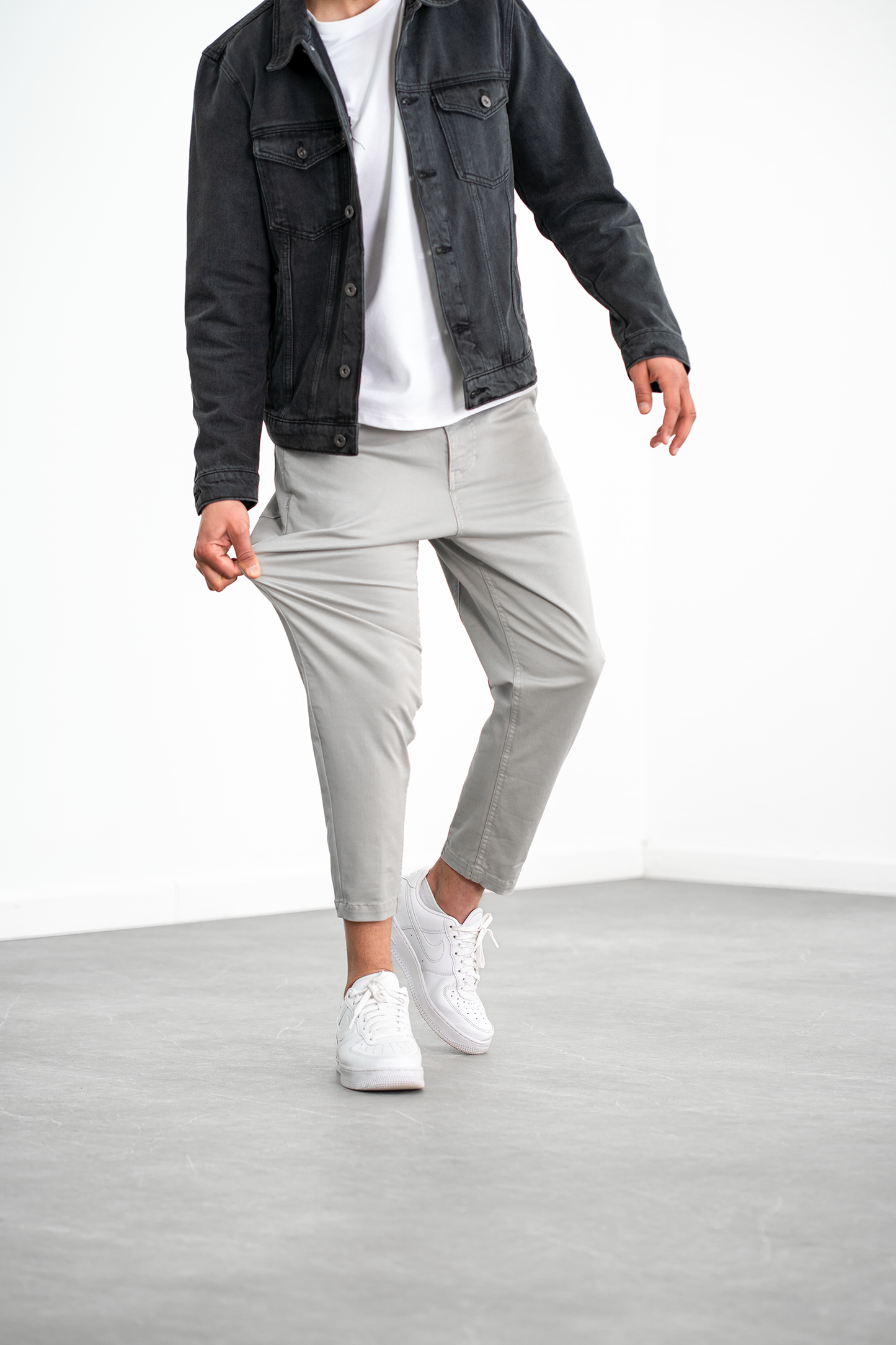 Evandro · Pantalone 7/8 Grigio — con giacca di jeans