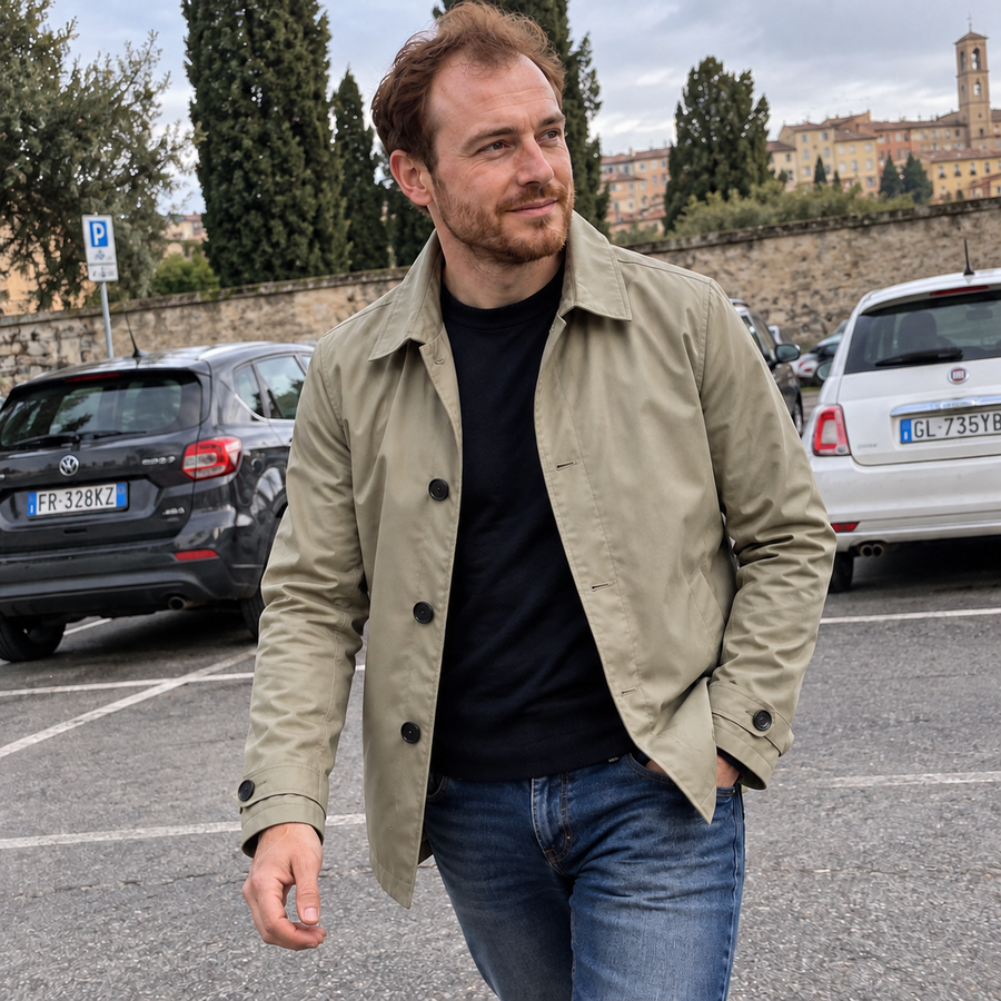 Foto del cliente per Amedeo · Trench urbano di media lunghezza