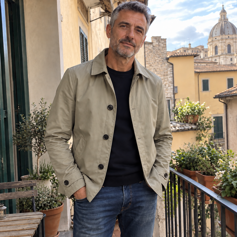 Foto del cliente per Amedeo · Trench urbano di media lunghezza