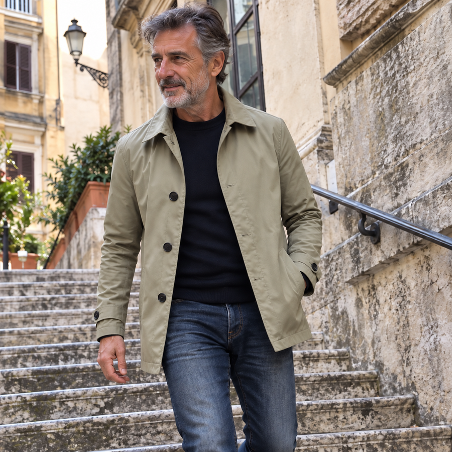 Foto del cliente per Amedeo · Trench urbano di media lunghezza