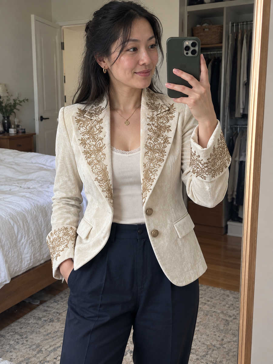 Foto · Evelina · Blazer avorio con dettagli dorati