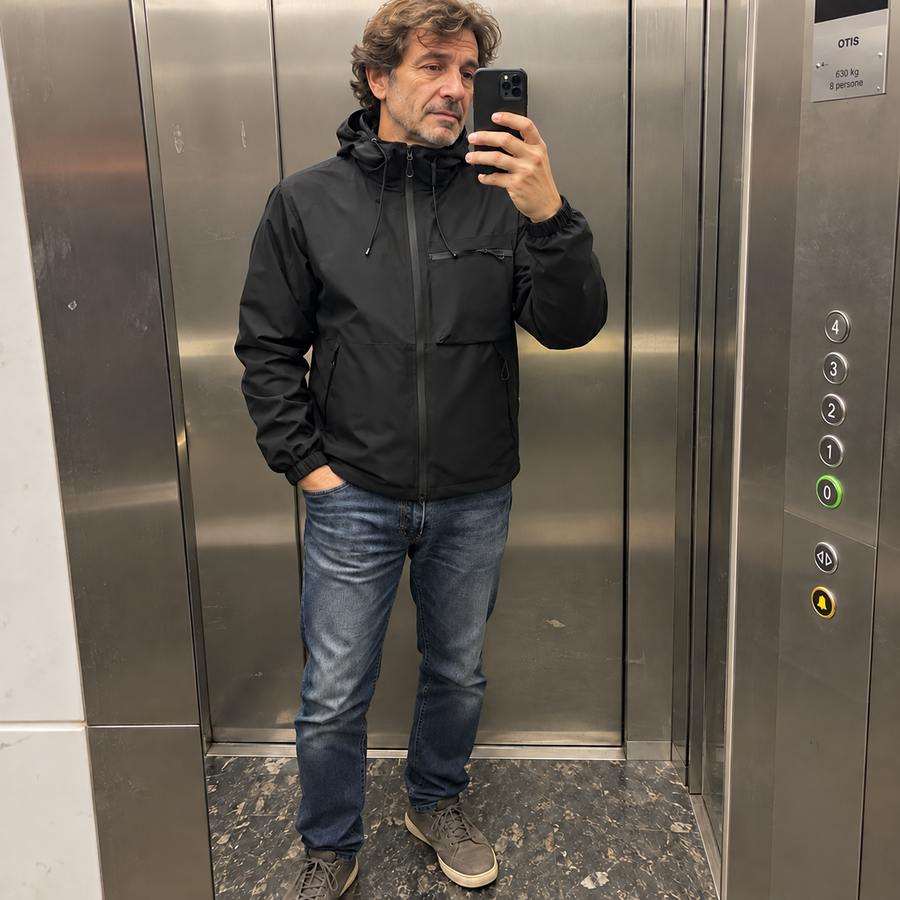 Foto del cliente per Vittore · Giacca idrorepellente con cappuccio
