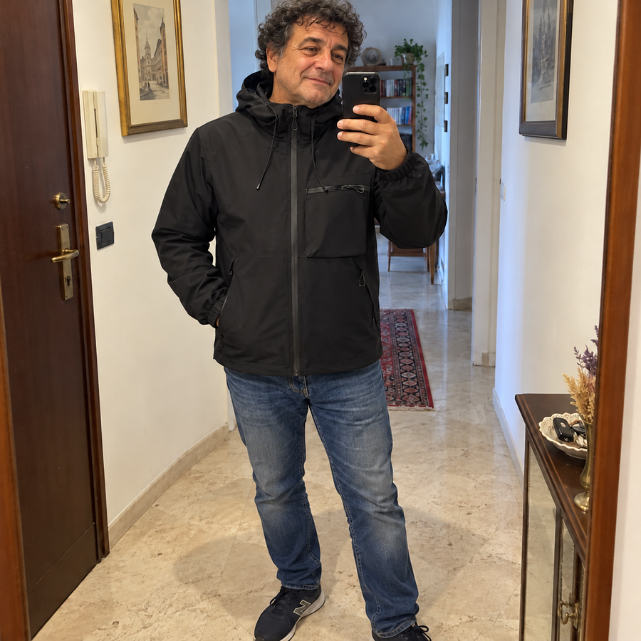 Foto del cliente per Vittore · Giacca idrorepellente con cappuccio