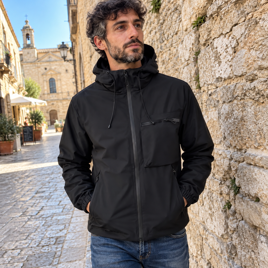 Foto del cliente per Vittore · Giacca idrorepellente con cappuccio
